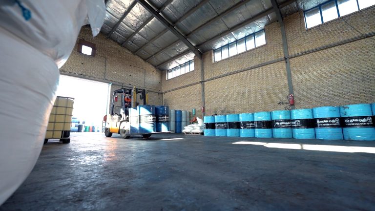 Rezin Haye YAZD ENG.00_01_18_14.Still031-min