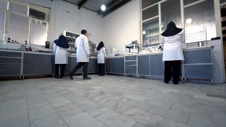 Rezin Haye YAZD ENG.00_03_07_01.Still043-min